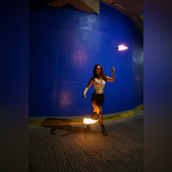 Meet your Posher, Devin - Picture 4 of 5